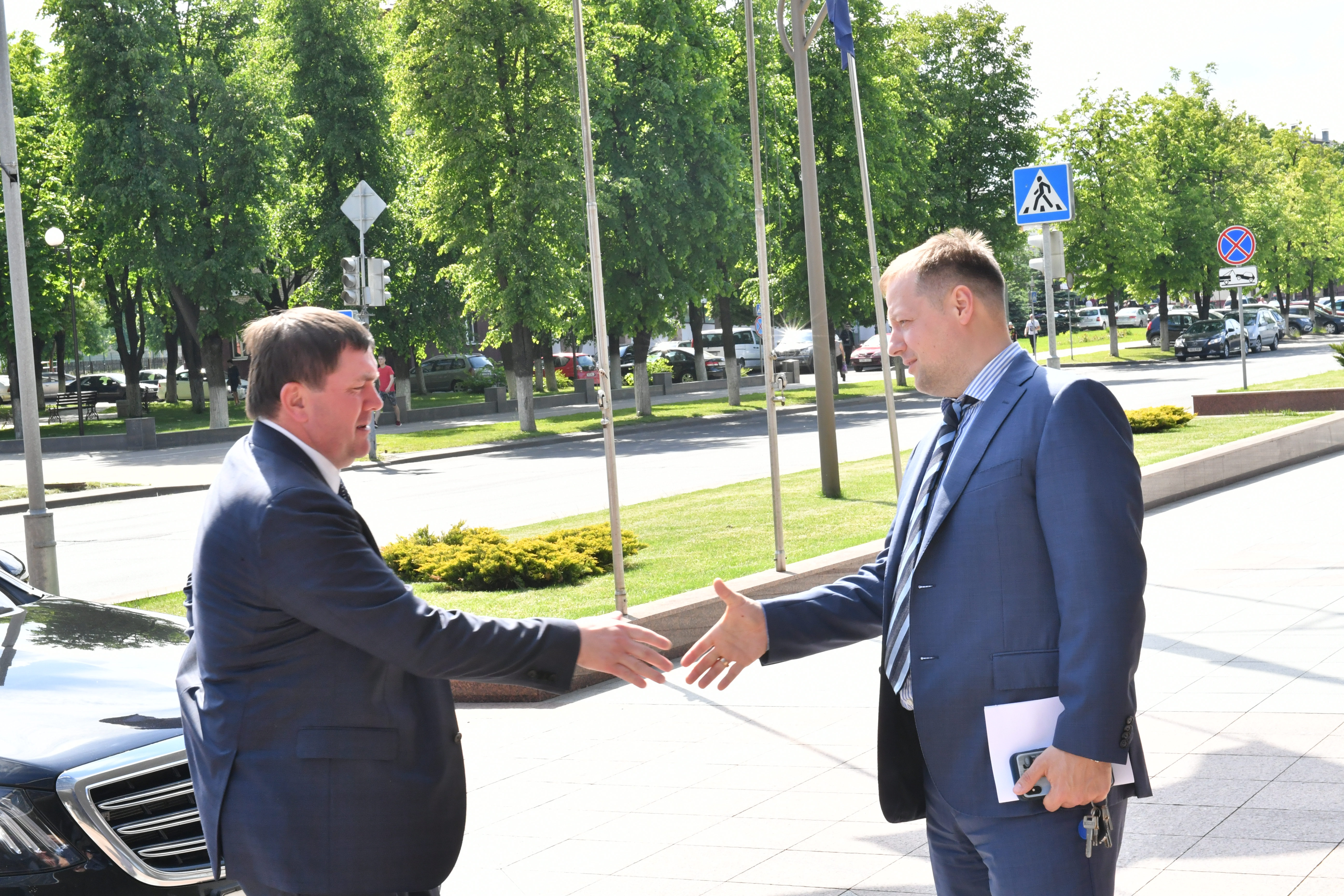 7 июня БЕЛАЗ посетила делегация Свердловской области во главе с первым заместителем губернатора Алексеем Шмыковым. 