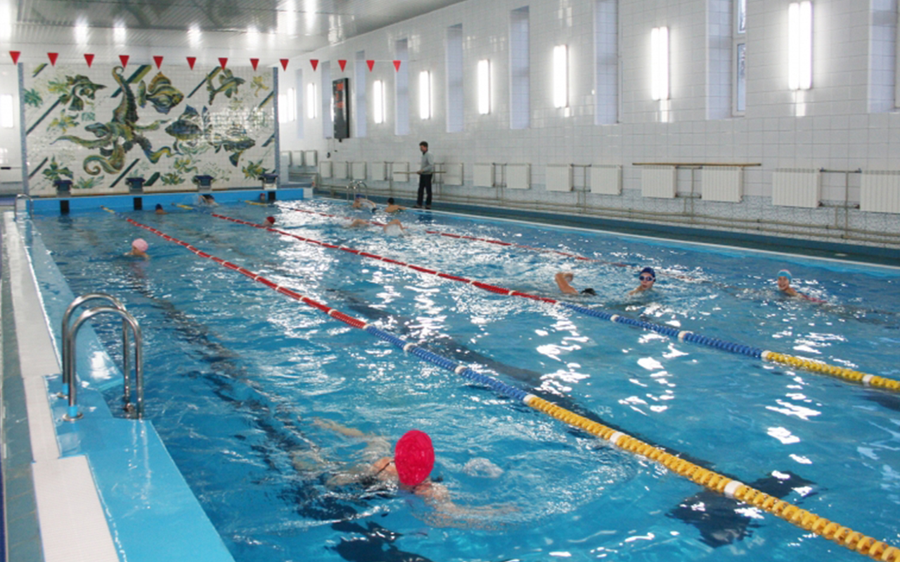 Плавательный бассейн физкультурно-оздоровительного комплекса «Асiлак» принимает заводчан